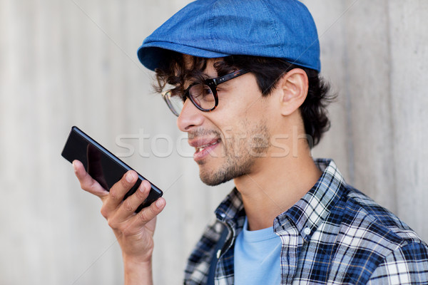 Człowiek głos komenda wzywając smartphone wypoczynku Zdjęcia stock © dolgachov