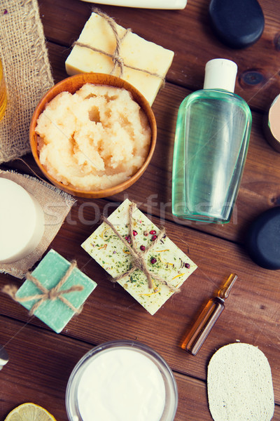 Foto d'archivio: Corpo · care · cosmetici · prodotti · legno