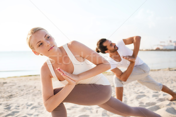 Foto stock: Casal · ioga · ao · ar · livre · fitness