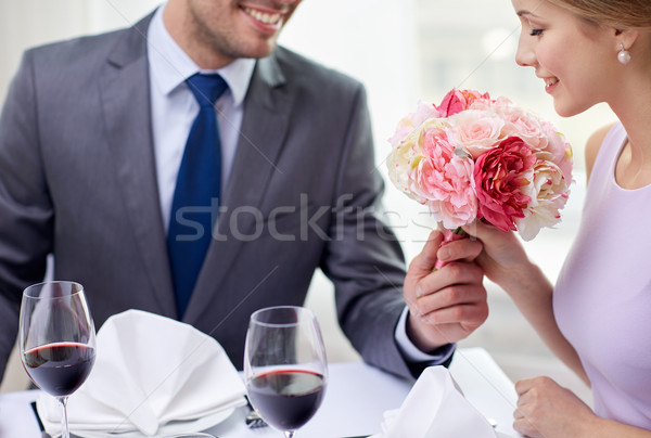 Foto stock: óculos · vinho · restaurante · pessoas · celebração