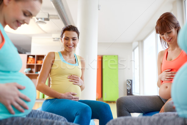 孕 婦女 坐在 行使 健身房 商業照片 © dolgachov