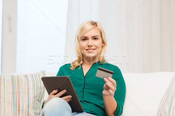 Stockfoto: Gelukkig · vrouw · creditcard · mensen · internet