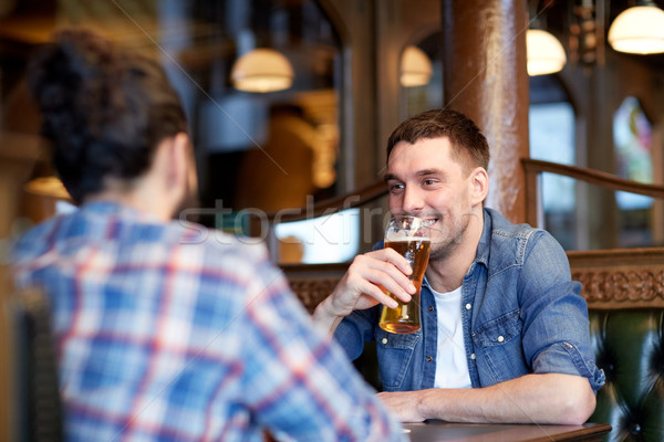 Foto stock: Feliz · masculina · amigos · potable · cerveza · bar