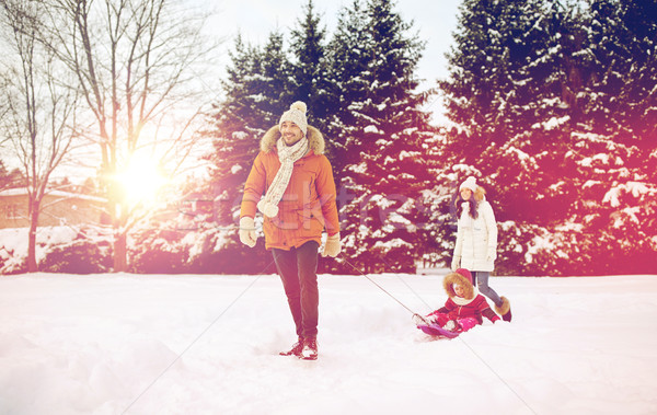 Stockfoto: Gelukkig · gezin · lopen · winter · buitenshuis · mode