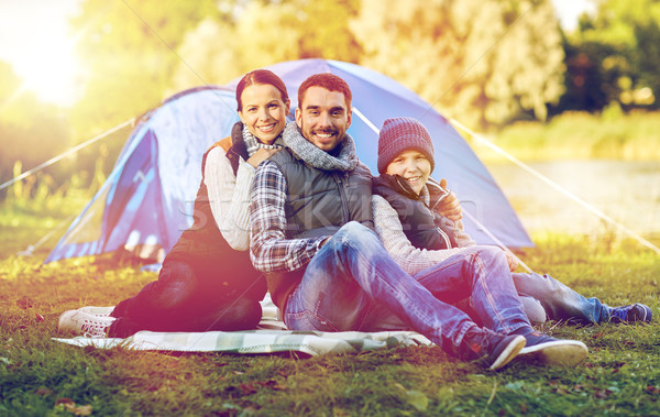 Foto stock: Família · feliz · tenda · acampamento · camping · turismo