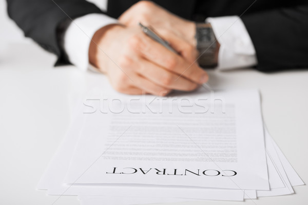 Mann Vertrag Bild Hände Unterzeichnung Business Stock foto © dolgachov