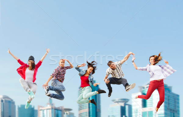 Foto stock: Grupo · adolescentes · saltar · verano · deporte · baile