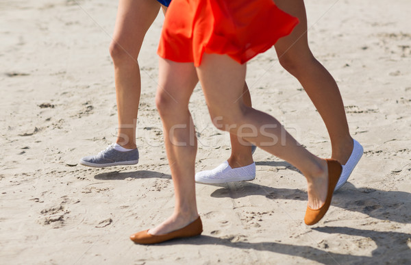 ストックフォト: 女性 · 脚 · を実行して · ビーチ · 夏休み