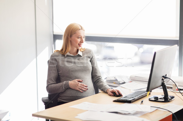 Terhes üzletasszony számítógép iroda terhesség üzlet Stock fotó © dolgachov