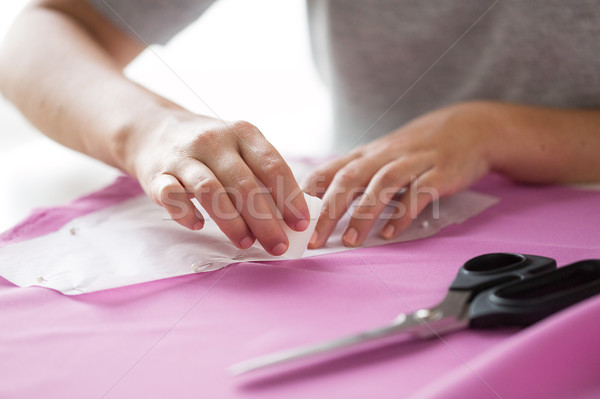 女子 模式 粉筆劃 布 人 針線活 商業照片 © dolgachov