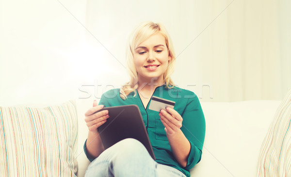 Stockfoto: Gelukkig · vrouw · creditcard · mensen · internet