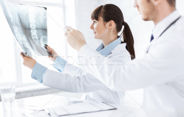 Stok fotoğraf: Doktor · hemşire · keşfetmek · xray · resim · eller