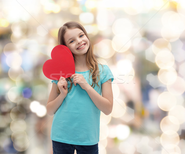 Foto stock: Sorridente · little · girl · vermelho · coração · amor · felicidade