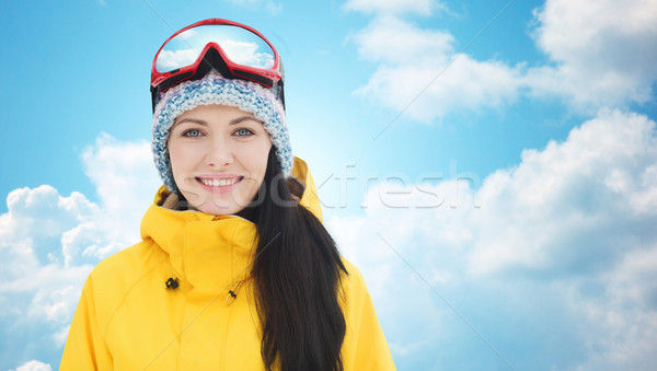 Boldog fiatal nő síszemüveg kék ég tél szabadidő Stock fotó © dolgachov