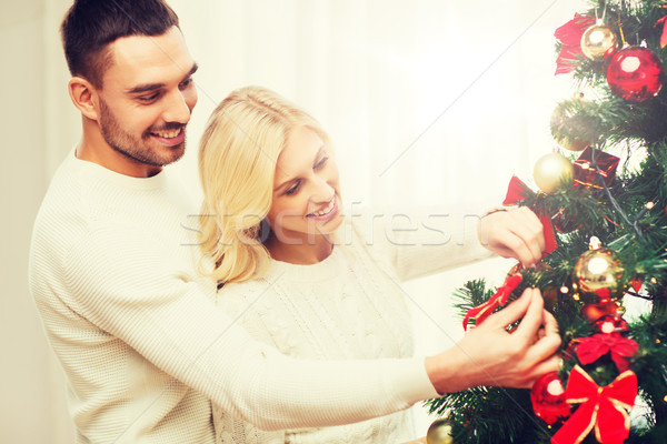 Foto stock: Feliz · casal · árvore · de · natal · casa · família