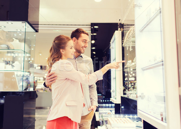 Stockfoto: Paar · naar · winkelen · venster · sieraden · store