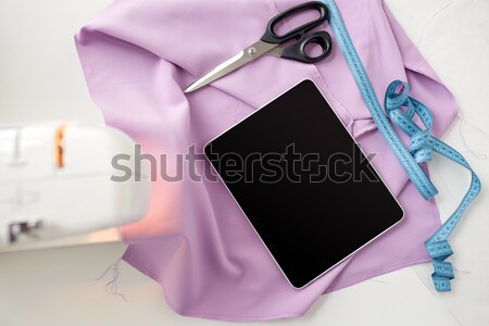 Máquina de costura tesoura governante bordado tecnologia Foto stock © dolgachov