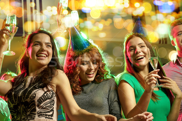 Glücklich Freunde Gläser Champagner Club Party Stock foto © dolgachov