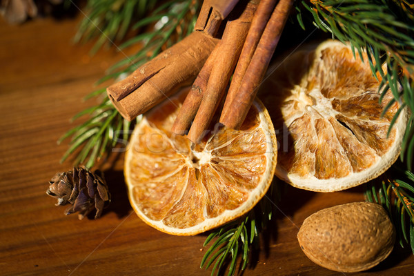 Weihnachten Tanne Zweig Zimt getrocknet orange Stock foto © dolgachov