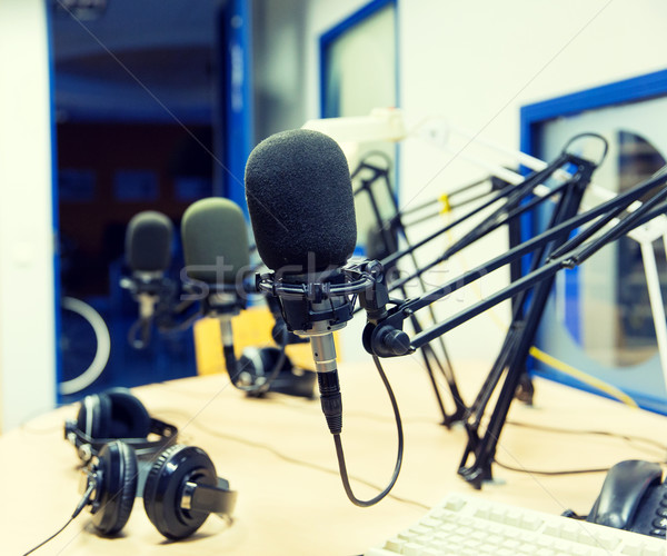 Mikrofon zenei stúdió rádió állomás technológia elektronika Stock fotó © dolgachov