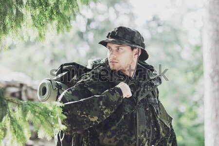 żołnierz hunter pistolet lasu polowanie Zdjęcia stock © dolgachov