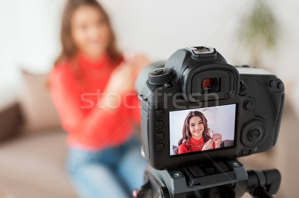 Kobieta szminki kamery wideo blogging technologii Zdjęcia stock © dolgachov