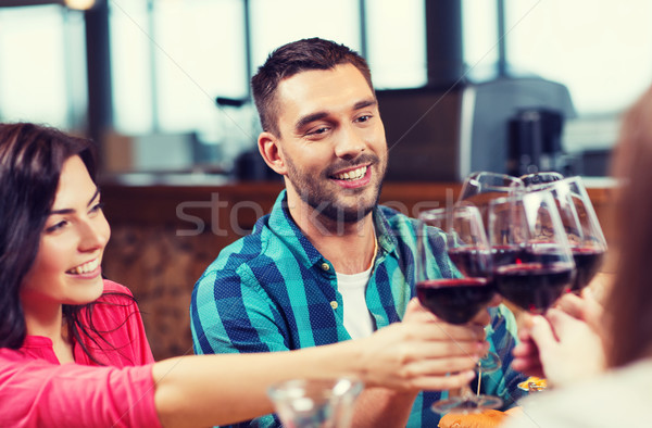 Stock foto: Freunde · Gläser · Wein · Restaurant · Freizeit · Feier