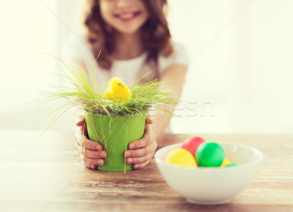 Meisje pot groen gras Pasen Stockfoto © dolgachov