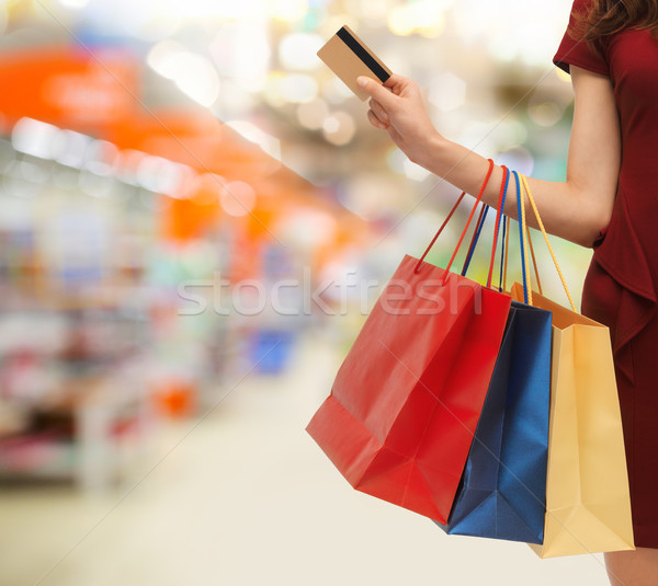 ストックフォト: 女性 · ショッピングバッグ · クレジットカード · ストア · 人