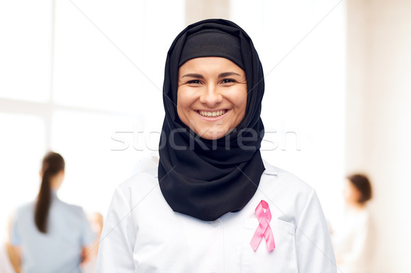 Muzułmanin lekarza rak piersi świadomość wstążka muzyka Zdjęcia stock © dolgachov