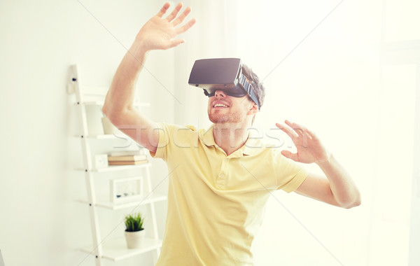 Moço virtual realidade fone óculos 3d tecnologia Foto stock © dolgachov