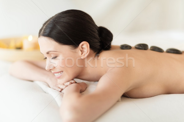 Frau spa heißen Steine Gesundheit Schönheit Stock foto © dolgachov