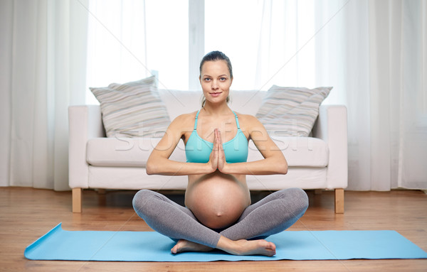 Stockfoto: Gelukkig · zwangere · vrouw · mediteren · home · zwangerschap · sport