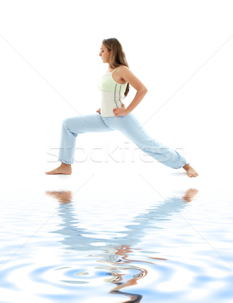 Krijger pose wit zand meisje oefenen Stockfoto © dolgachov