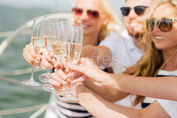 Foto stock: Feliz · amigos · gafas · champán · yate · vacaciones