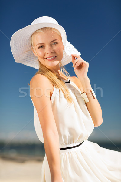 Stockfoto: Mooie · vrouw · genieten · zomer · buitenshuis · mode · lifestyle