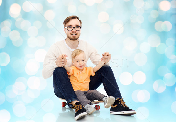 [[stock_photo]]: Heureux · père · peu · fils · skateboard · famille