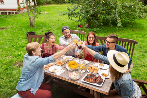 Foto stock: Feliz · amigos · jantar · verão · festa · no · jardim · lazer