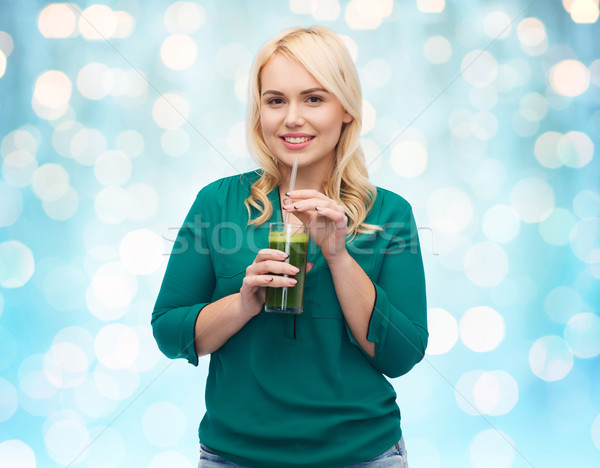 Lächelnde Frau trinken Gemüse Saft Smoothie gesunde Ernährung Stock foto © dolgachov