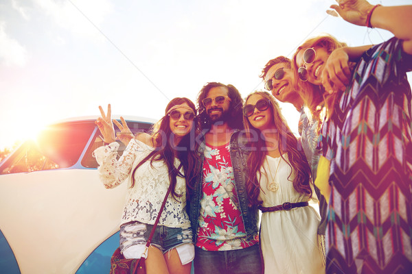 [[stock_photo]]: Hippie · amis · voiture · paix