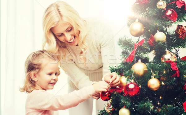 Boldog család karácsonyfa otthon család karácsony tél Stock fotó © dolgachov