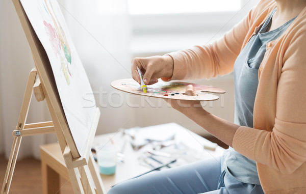 Sanatçı boya paletine sanat stüdyo Stok fotoğraf © dolgachov