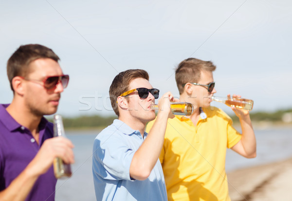 друзей пляж бутылок пить лет праздников Сток-фото © dolgachov