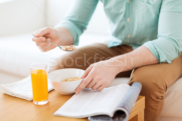 человека журнала еды завтрак домой Сток-фото © dolgachov