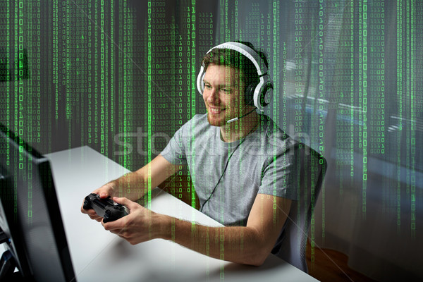 Człowiek zestawu gry komputera gra wideo domu Zdjęcia stock © dolgachov