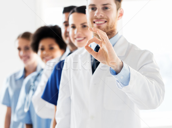 [[stock_photo]]: Médecins · signe · hôpital