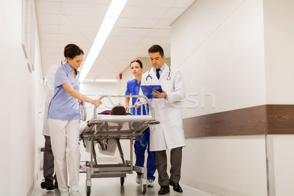 女子 醫院 緊急 行業 人 商業照片 © dolgachov