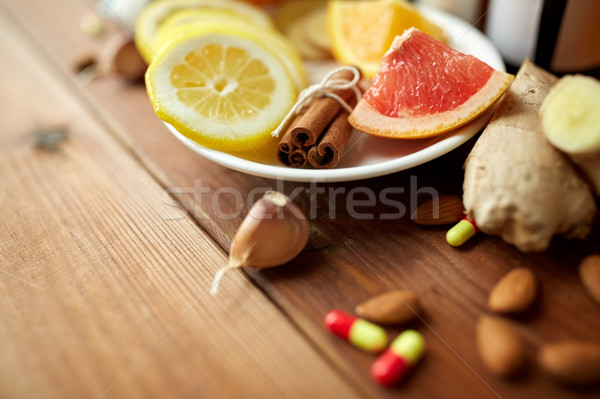 Traditionellen Medizin Drogen Gesundheitswesen Zimt Zitrone Stock foto © dolgachov