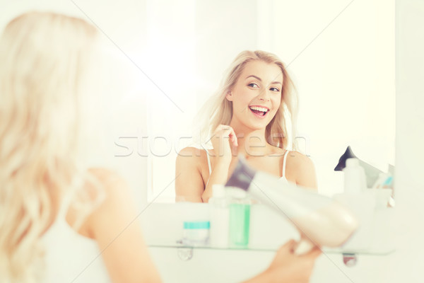 Stockfoto: Gelukkig · jonge · vrouw · fan · haren · badkamer · schoonheid
