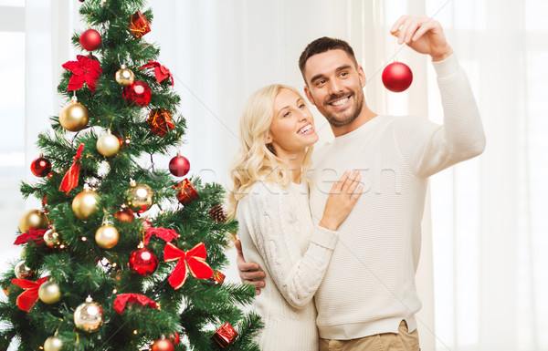 Foto stock: Feliz · casal · árvore · de · natal · casa · família